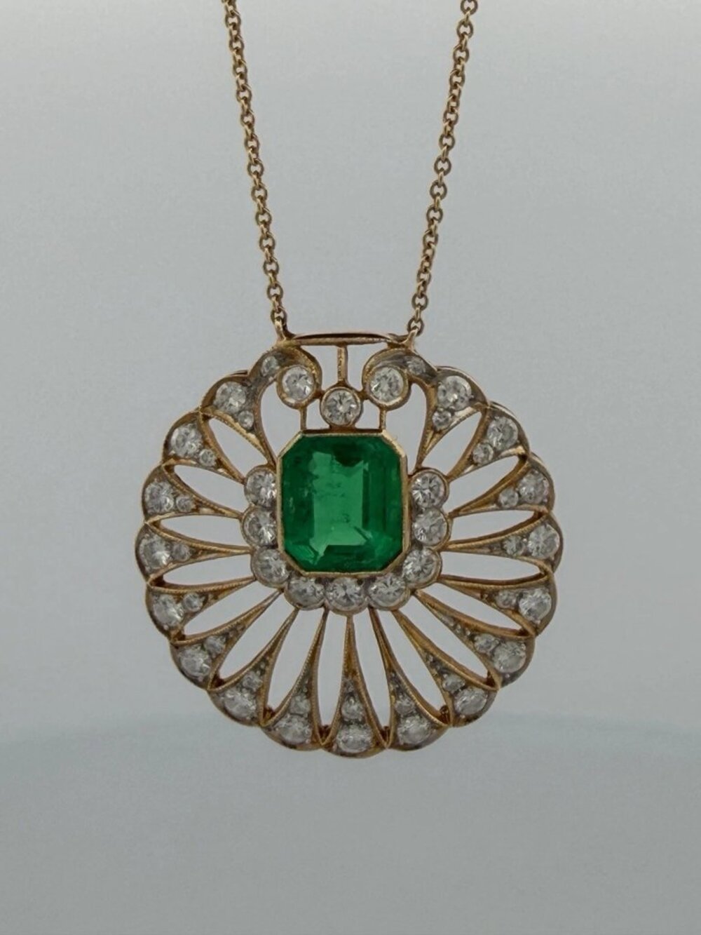 Natural Colombian Emerald & Diamond Pendant Necklace 18K Yellow Gold GIA Report
